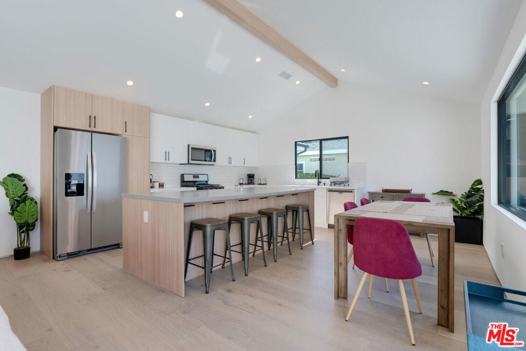 Photo of Listing #26650237