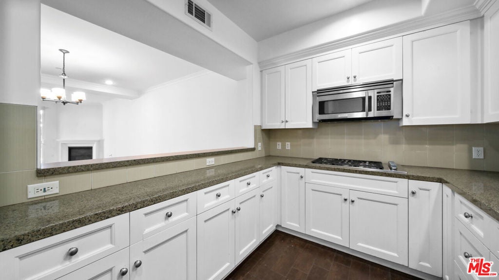 Photo of Listing #26650285