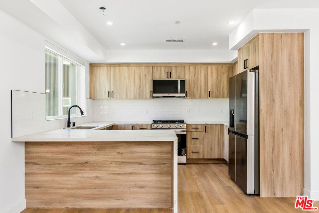 Photo of Listing #26650435