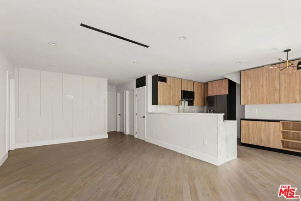 Photo of Listing #26647733