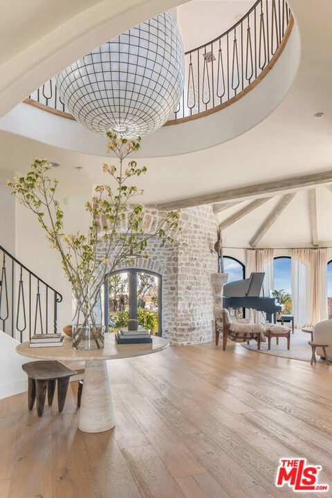 Photo of Listing #26651785