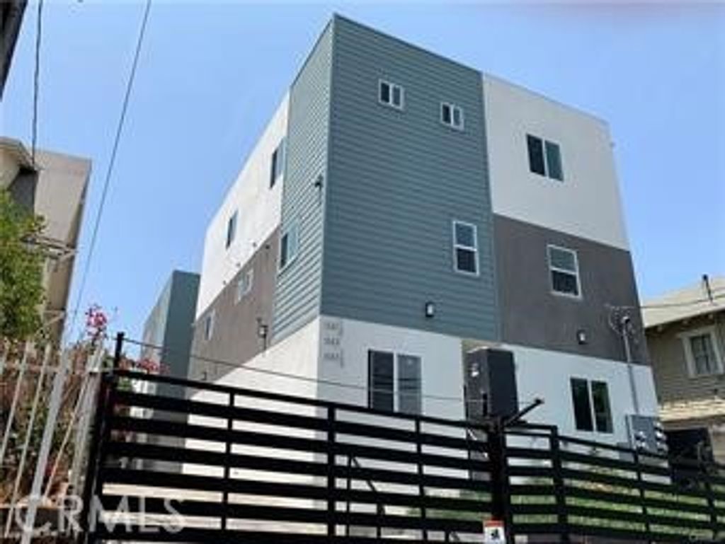 1141 1/2 Irolo, Los Angeles