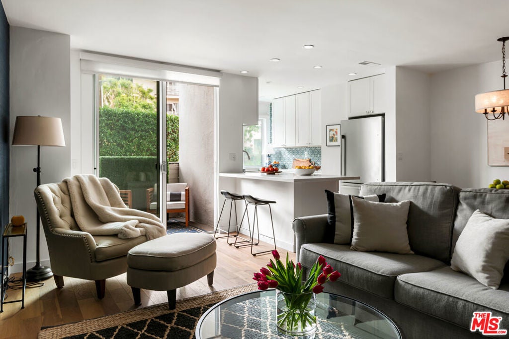 Photo of Listing #26652343