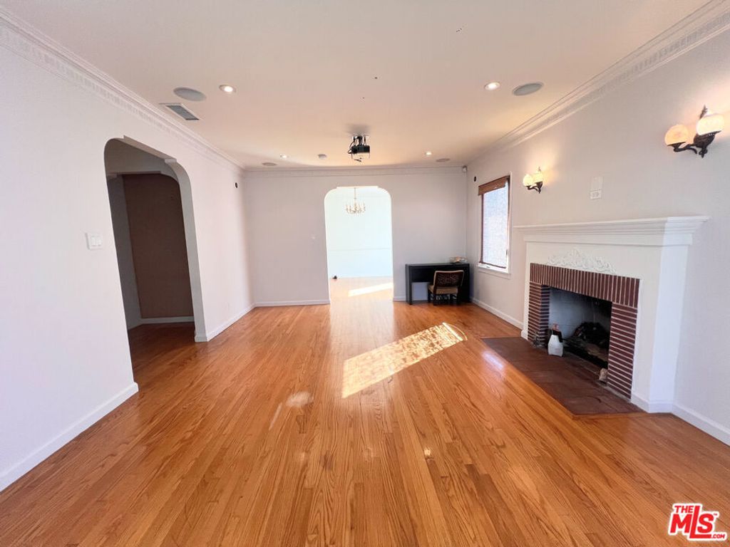 2652 S Bedford Street, Los Angeles
