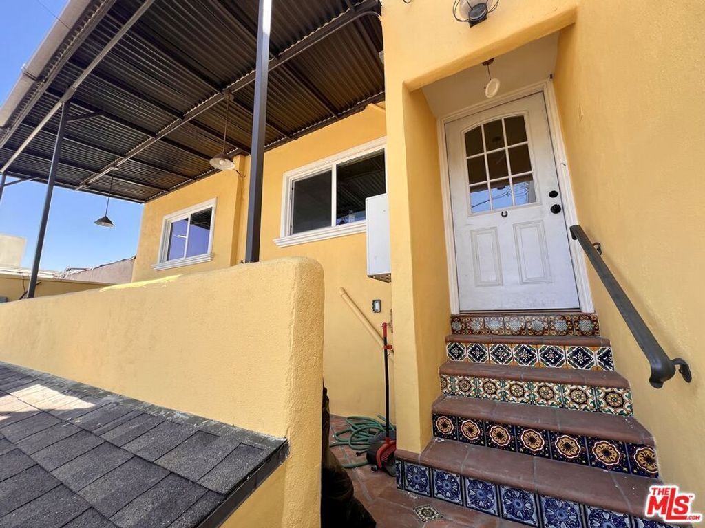2737 S Robertson Boulevard, Los Angeles