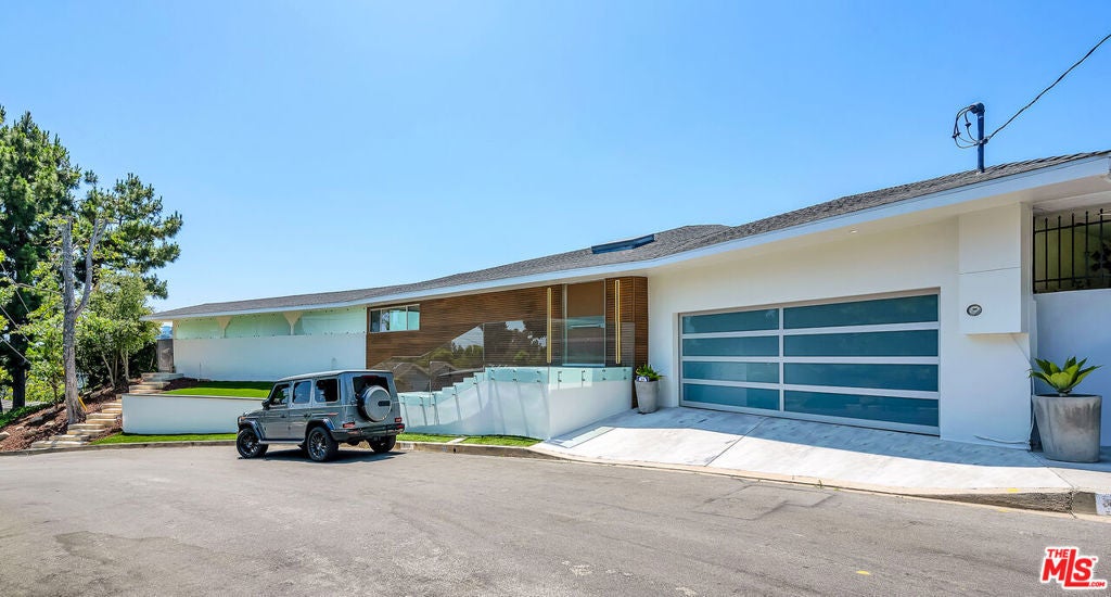 Photo of Listing #26652395