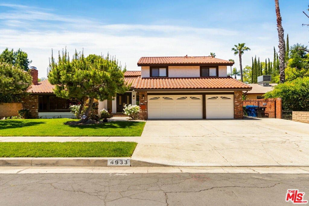 Photo of Listing #26653057