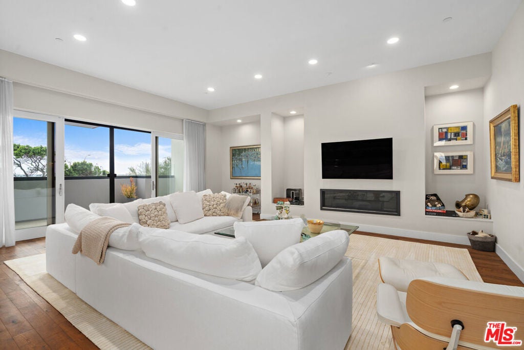 Photo of Listing #26652989