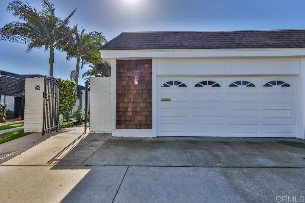 79 Half Moon Bend, Coronado