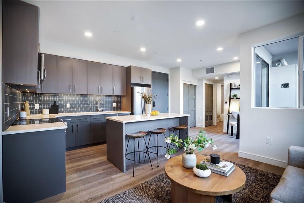 5717 Carlton # 505, Hollywood