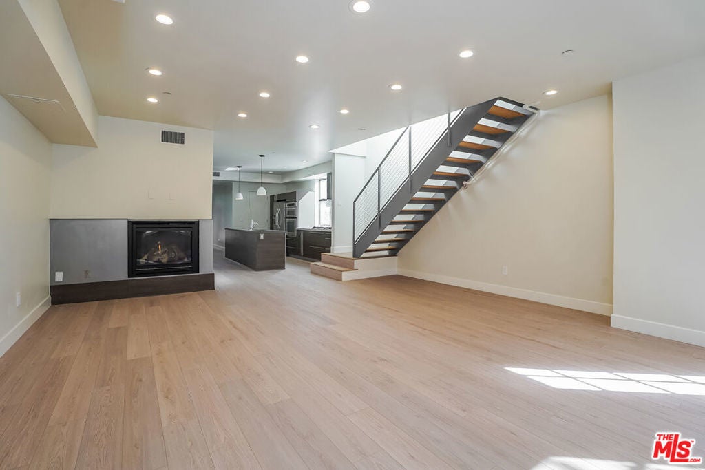 Photo of Listing #26654965