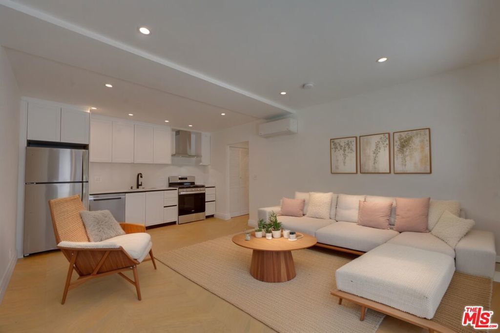 Photo of Listing #26655095