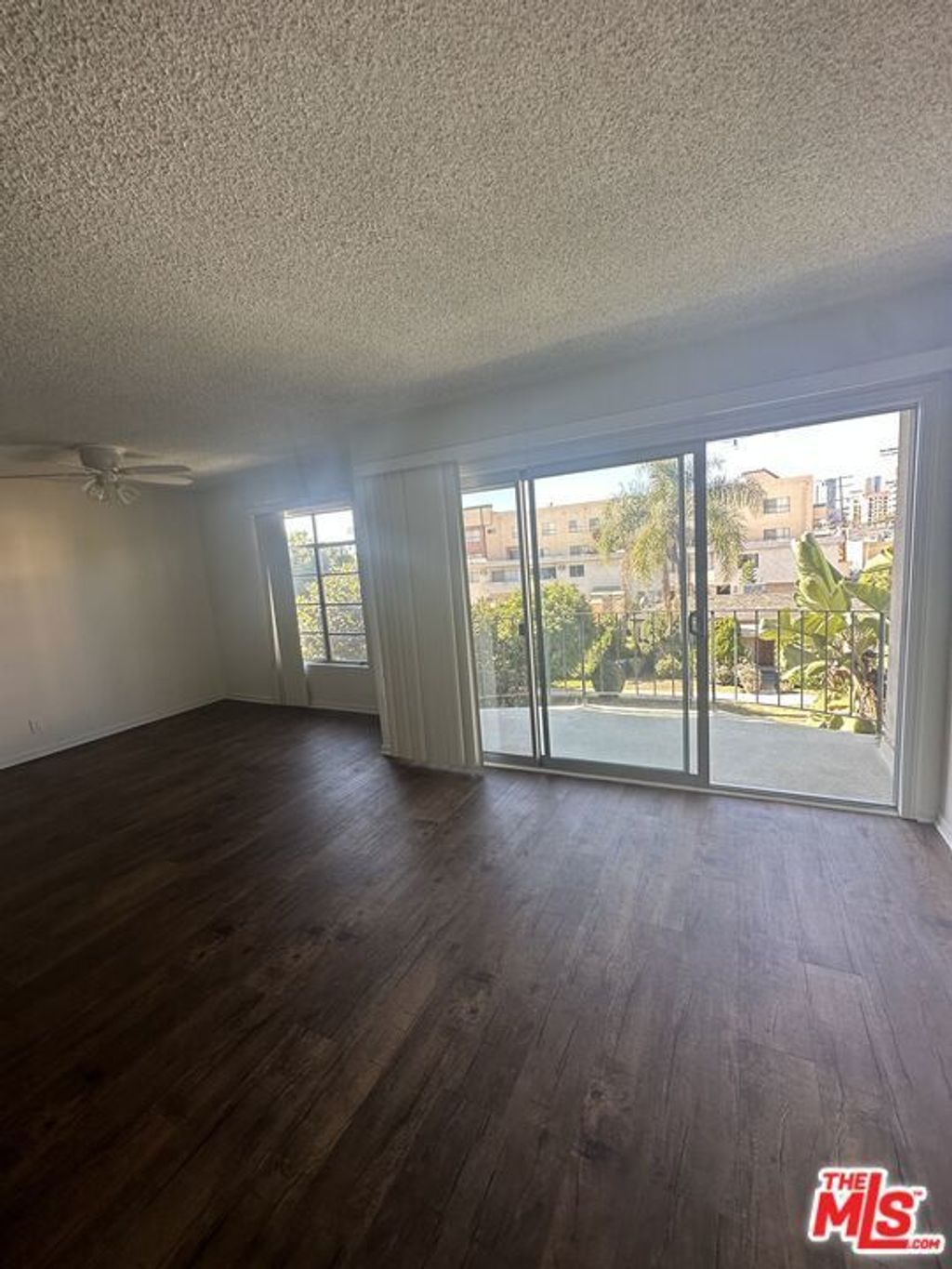 1420 S Oakhurst Drive # 208, Los Angeles