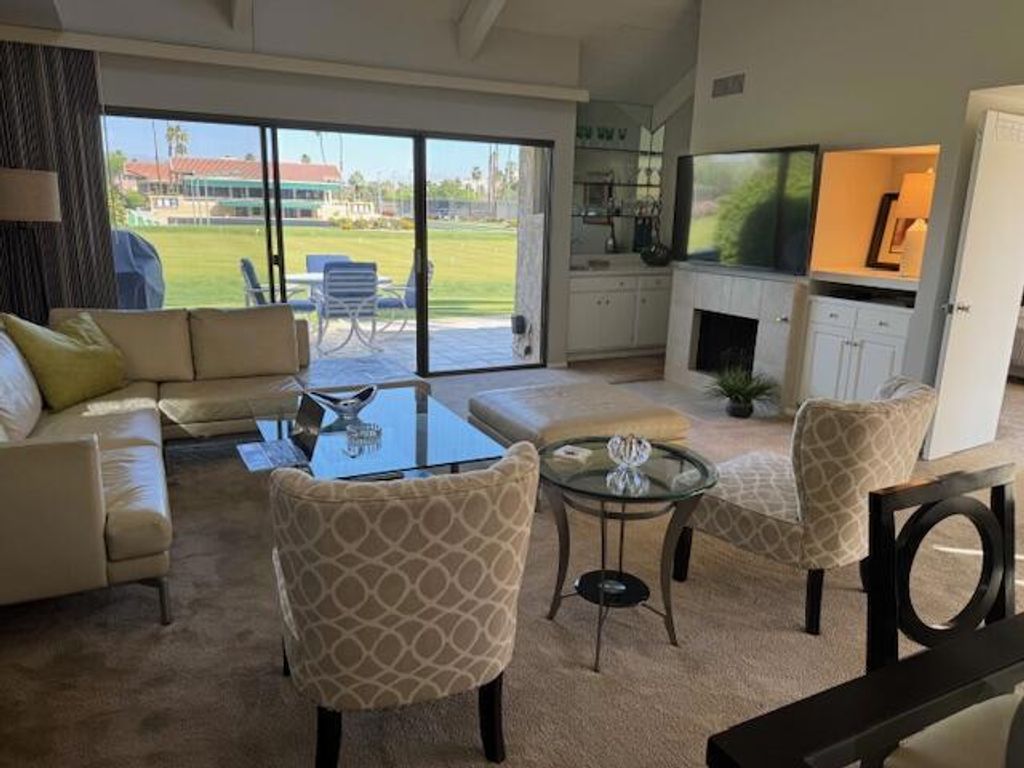 118 Racquet Club Drive S, Rancho Mirage