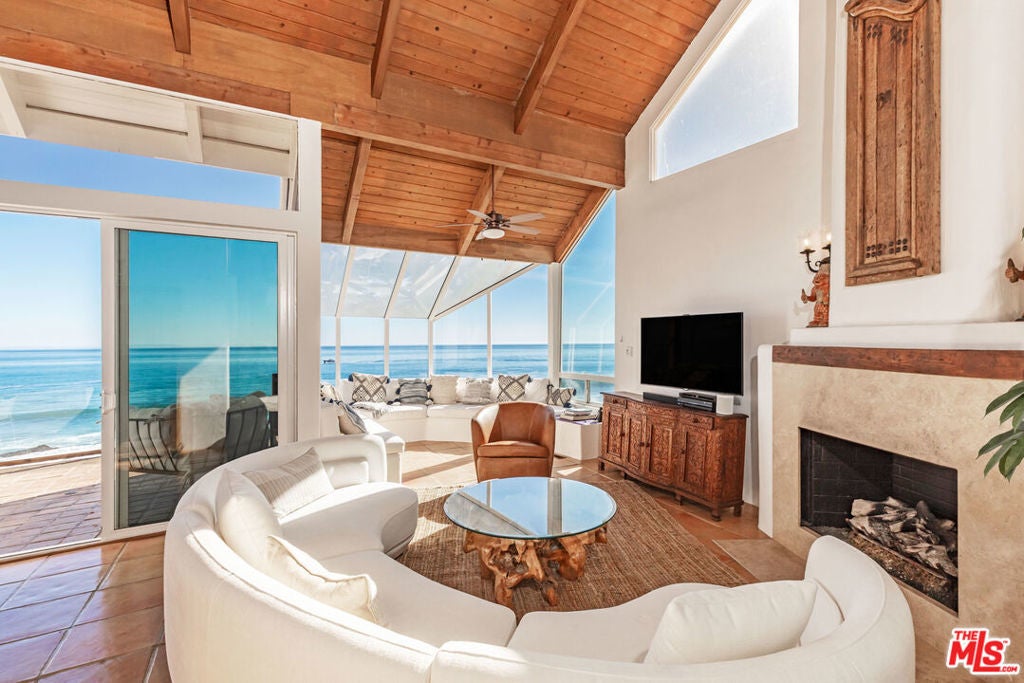 Photo of Listing #26655493