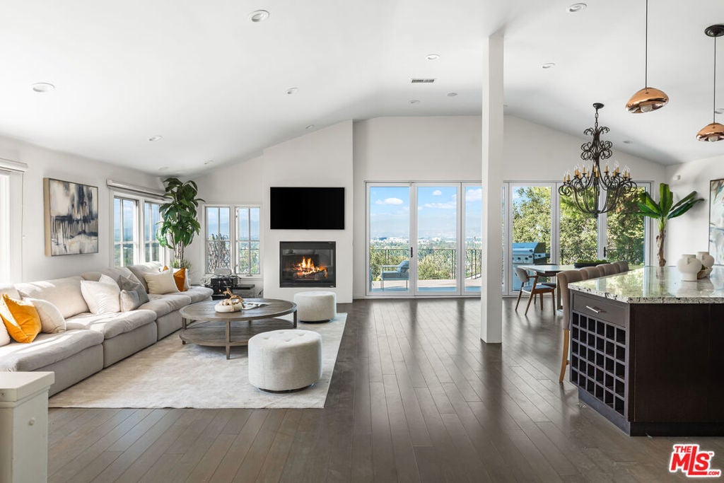 Photo of Listing #26655777