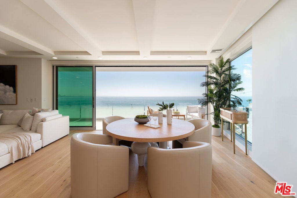 Photo of Listing #26656075