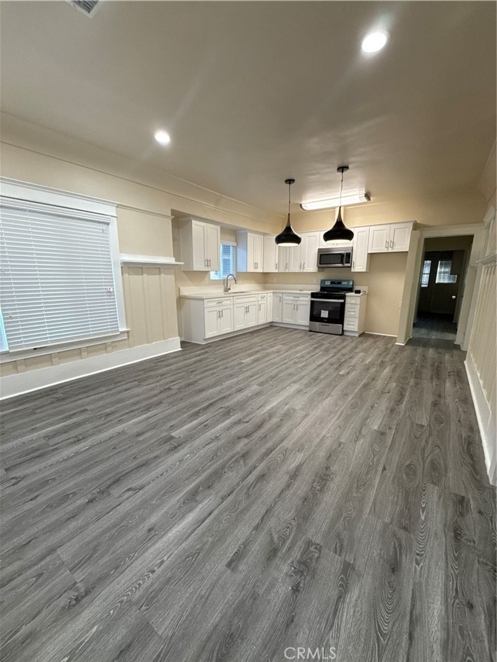 240 W 54th, Los Angeles