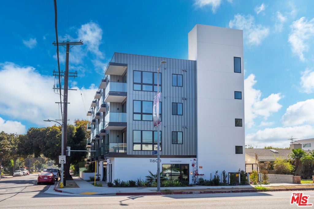 Photo of Listing #26656135