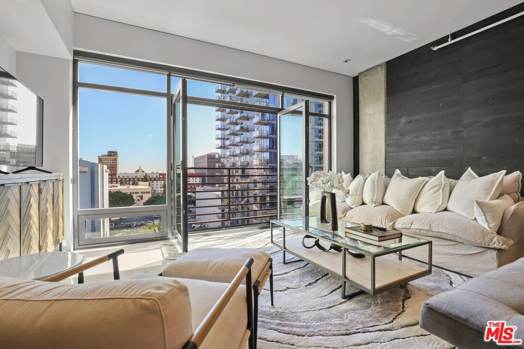 Photo of Listing #26655885