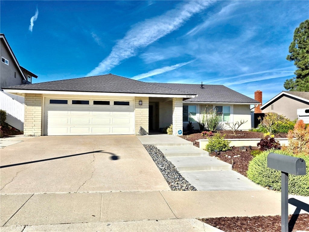 Photo of Listing #OC26040297