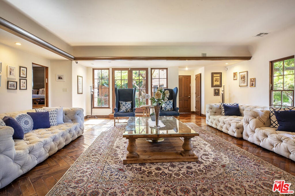 Photo of Listing #26645395