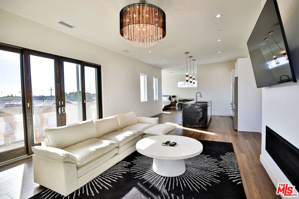 Photo of Listing #26658445