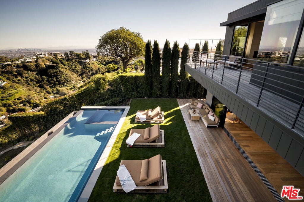 Photo of Listing #26658697