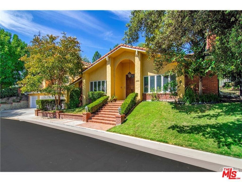 4949 Palomar Drive, Tarzana