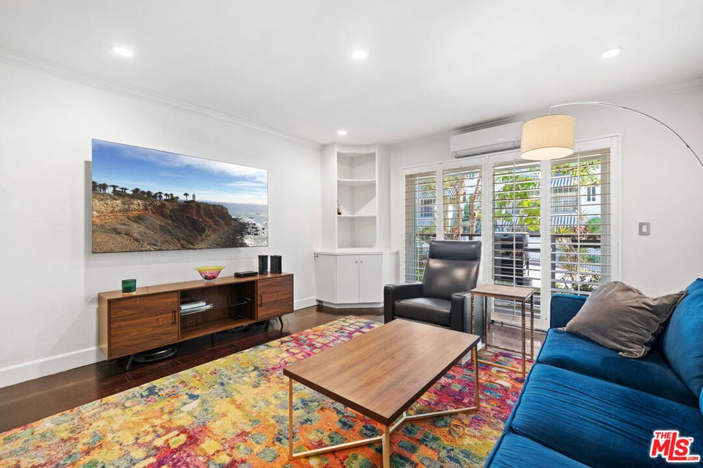 Photo of Listing #26647925