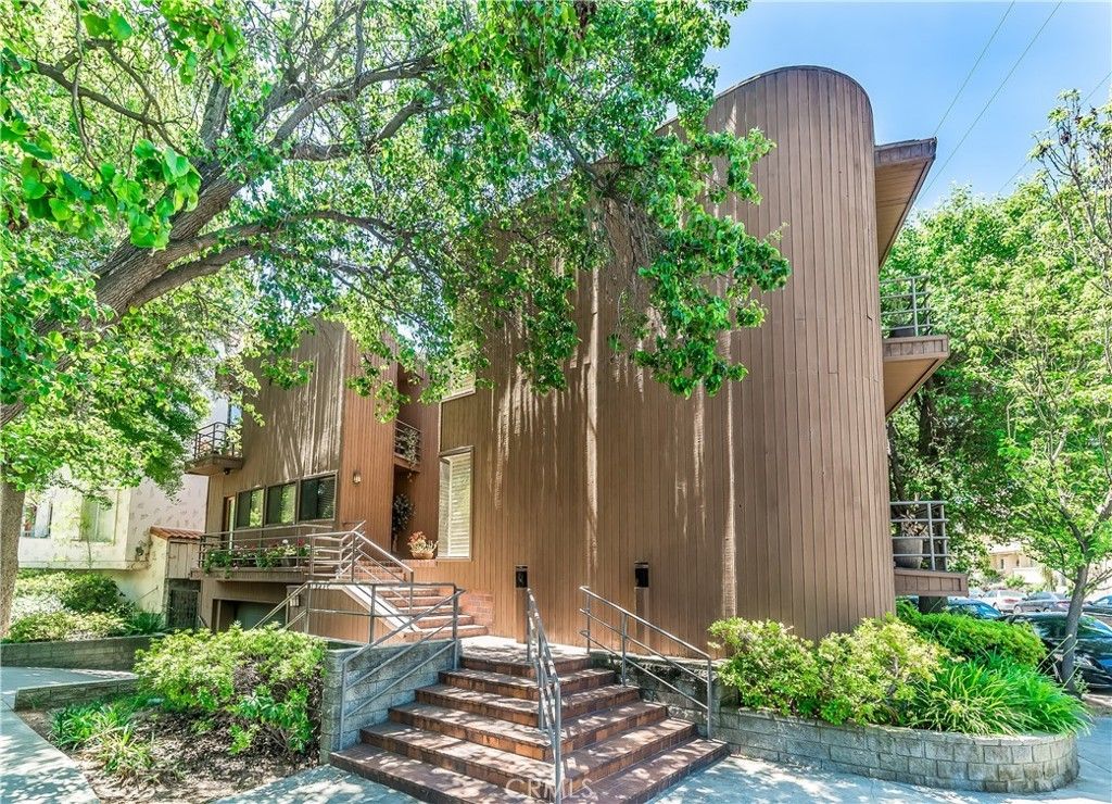 13236 Valleyheart # 102, Studio City