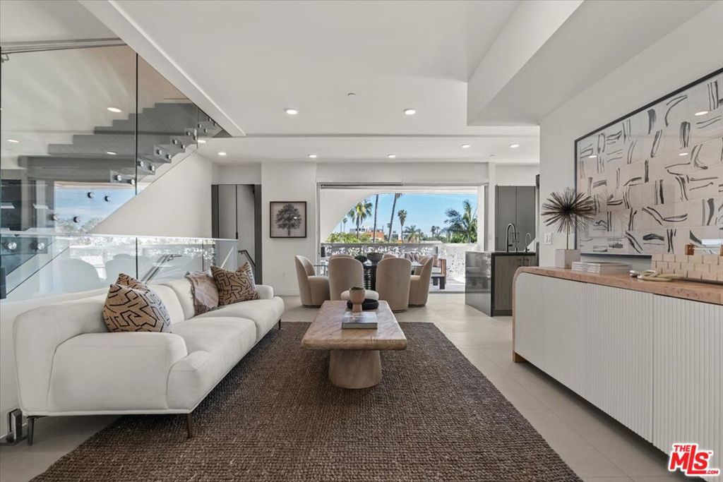 Photo of Listing #26656765