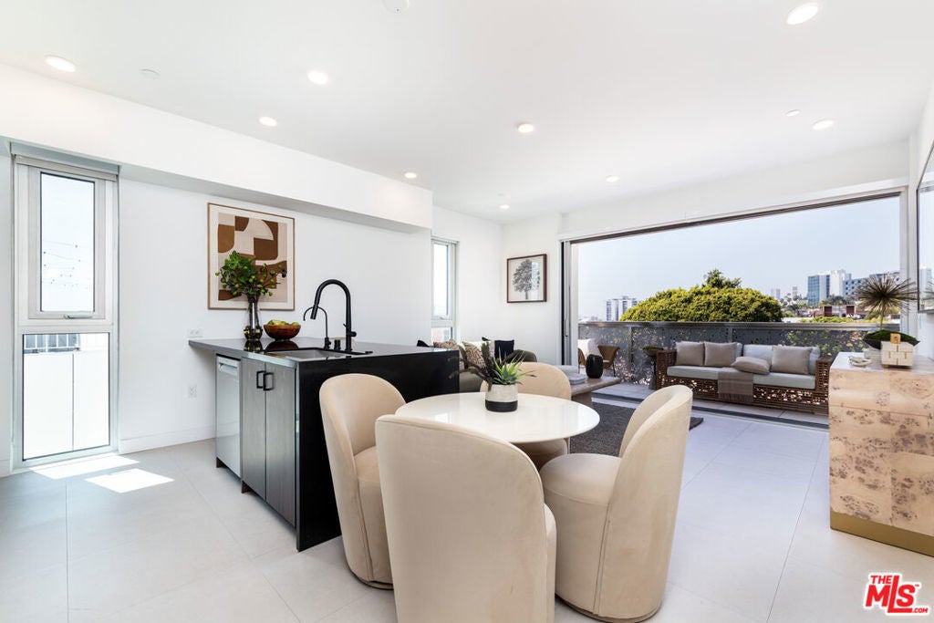 Photo of Listing #26660045