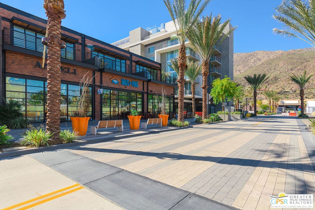 111 N Palm Canyon Drive # 201, Palm Springs