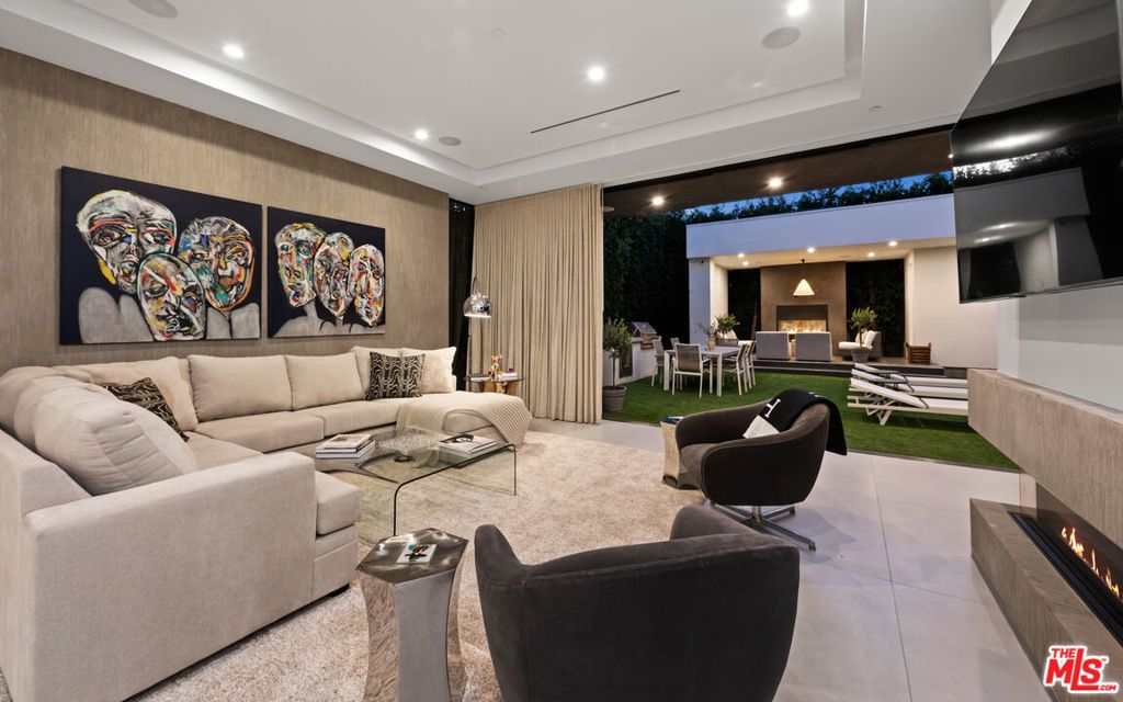 523 N Harper Avenue, Los Angeles