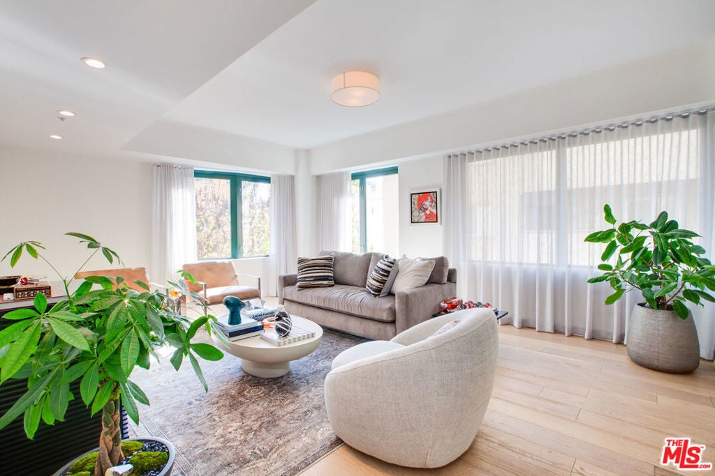 Photo of Listing #26660843