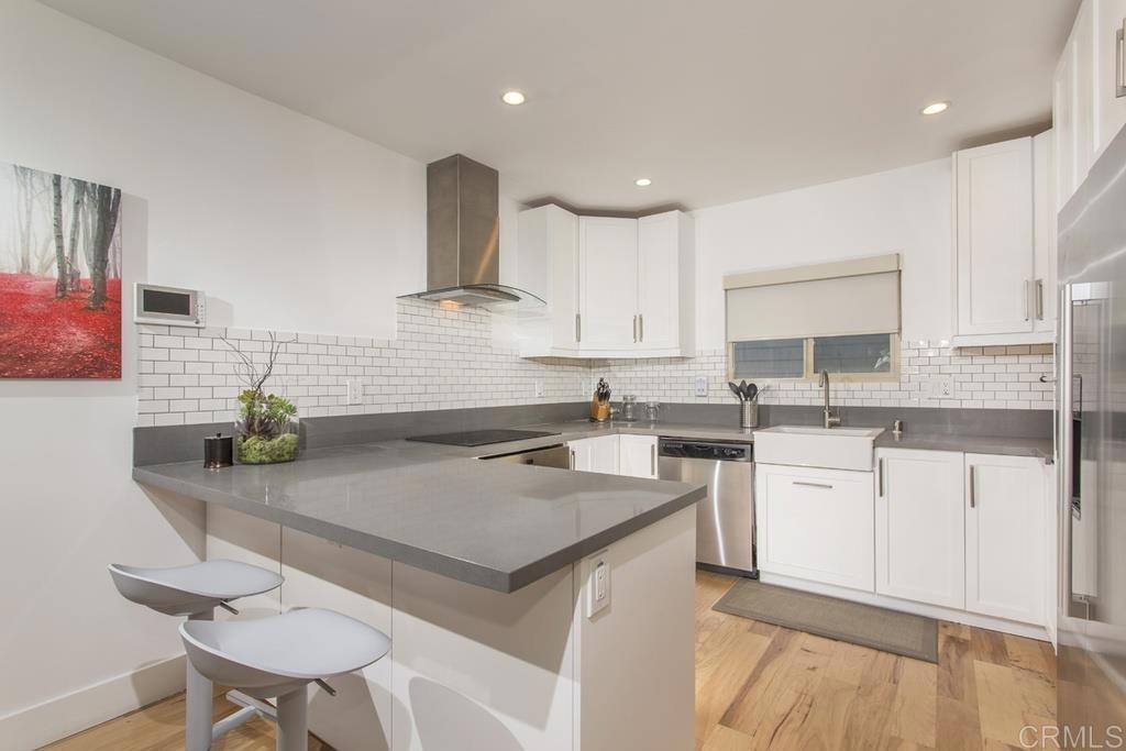 Photo of Listing #PTP2601701