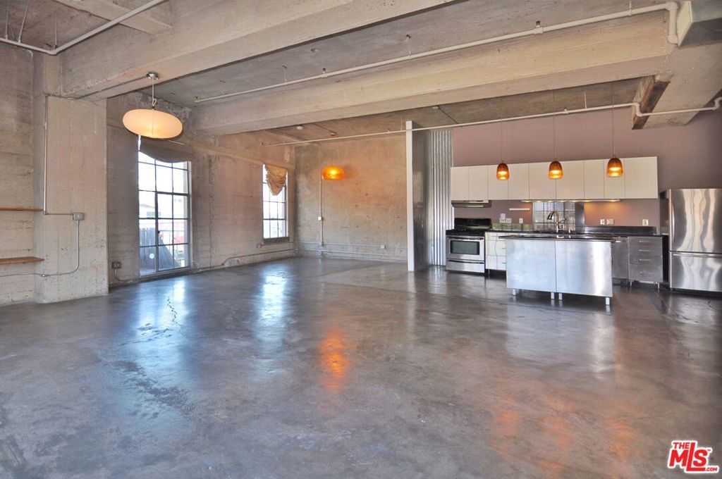 Photo of Listing #26661345