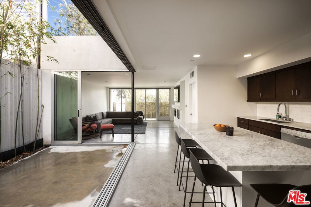 Photo of Listing #26661275