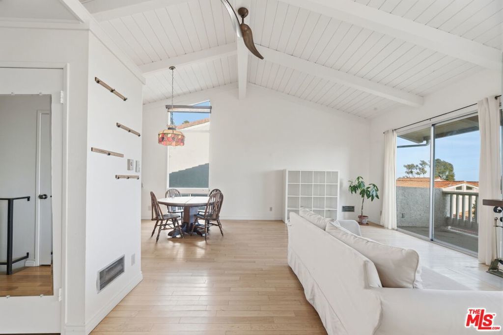 Photo of Listing #26661457