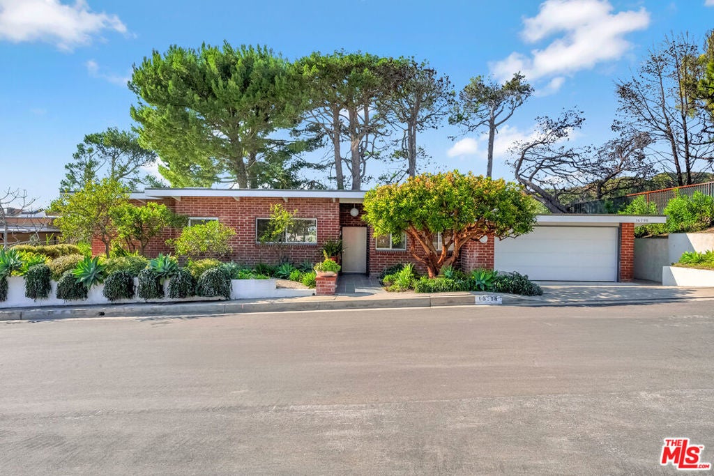 Photo of Listing #26661605