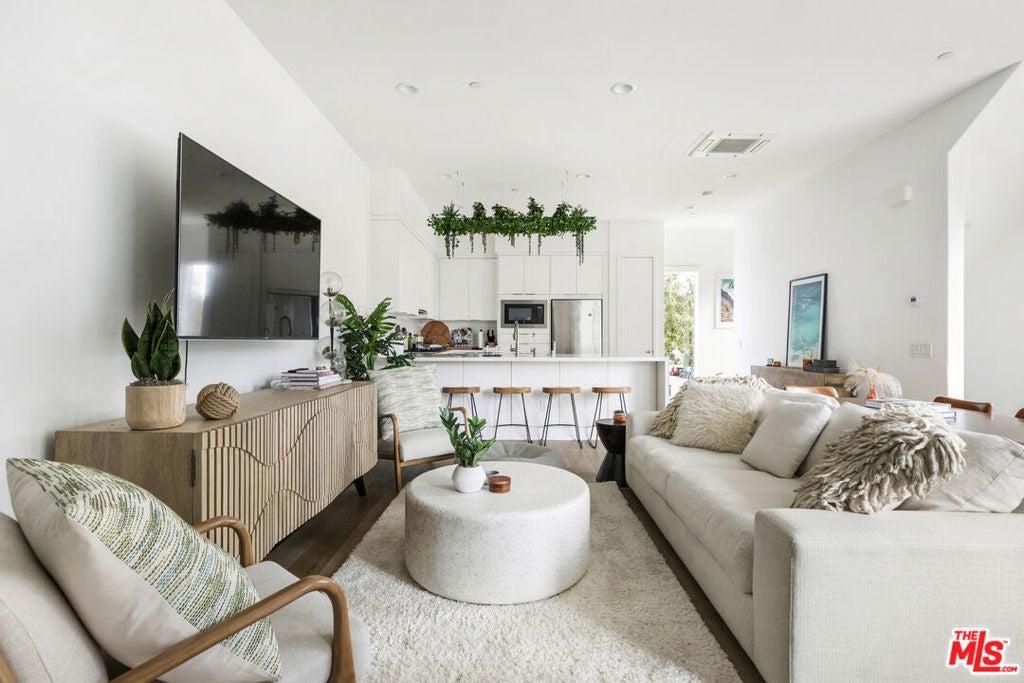 Photo of Listing #26662299