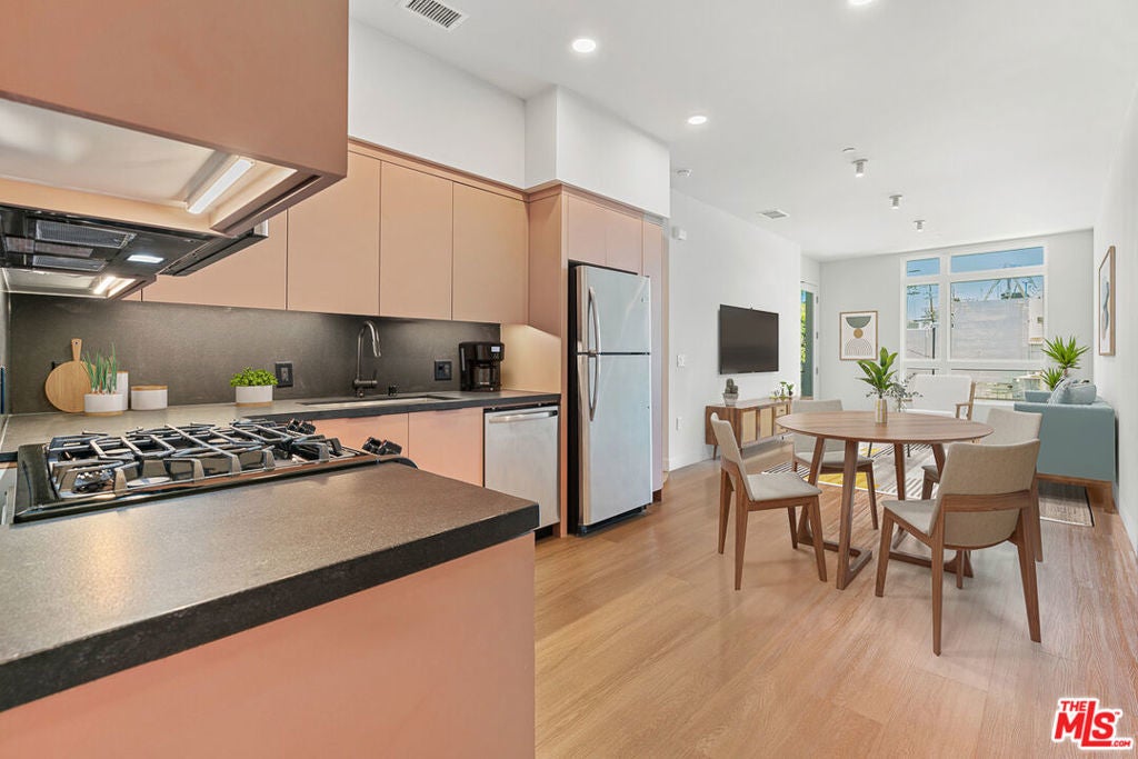 Photo of Listing #26662559