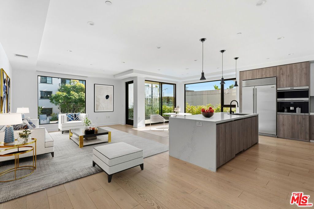 725 N Croft Avenue # 109, Los Angeles