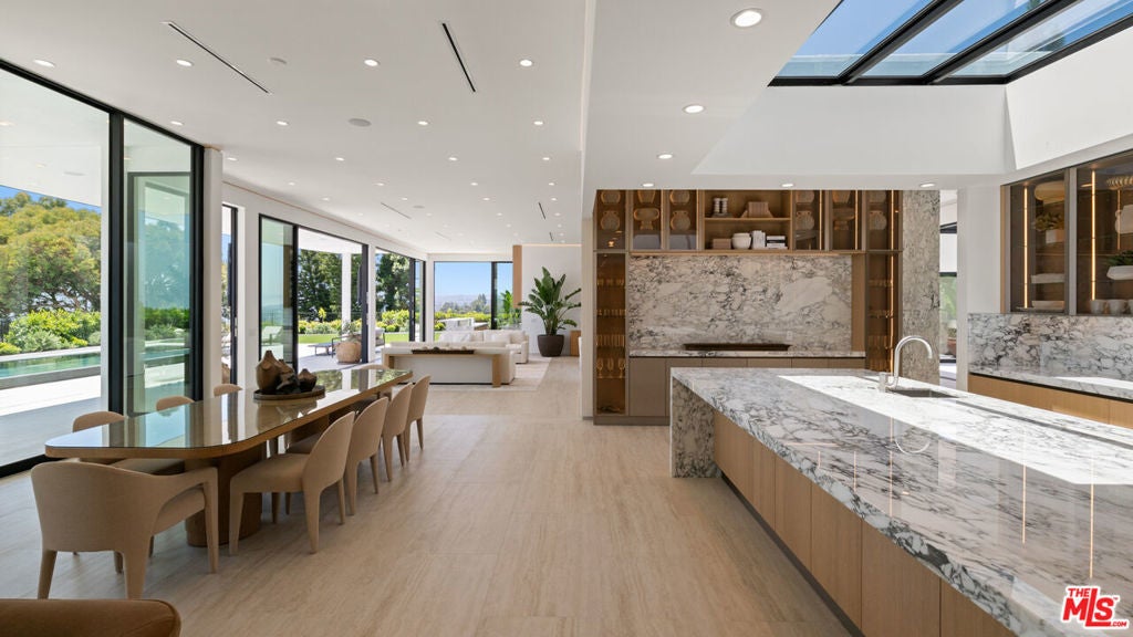 Photo of Listing #26663309