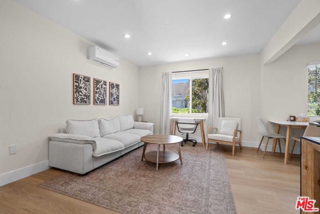 Photo of Listing #26663361