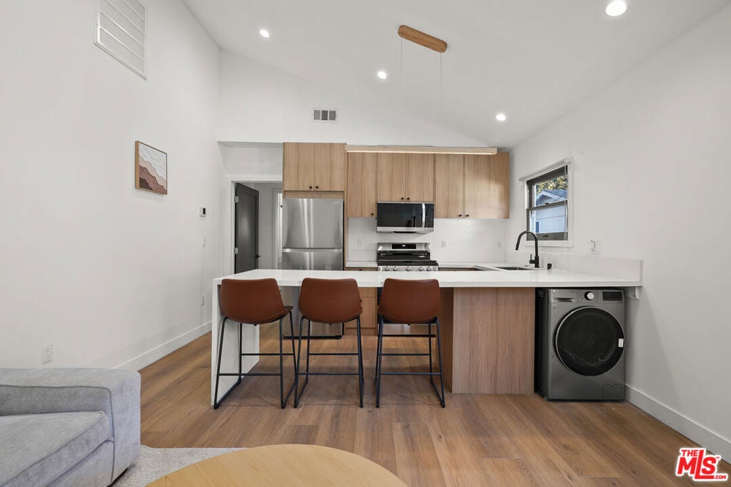 Photo of Listing #26663419