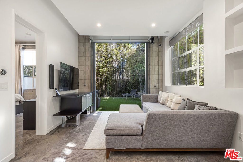 710 N Orlando Avenue # 104, West Hollywood