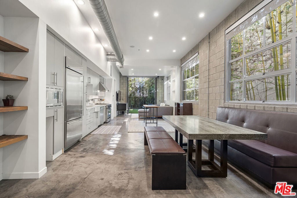 Photo of Listing #26663611