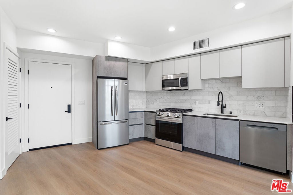 Photo of Listing #26663921